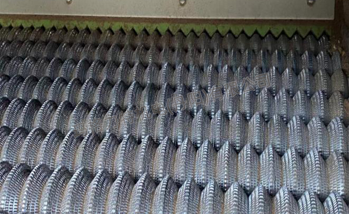 木片V型辊轮筛选机